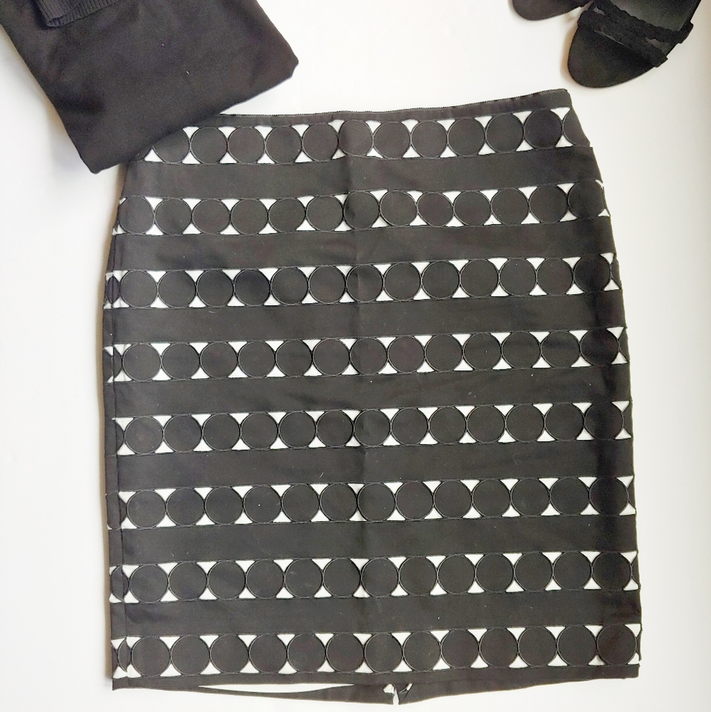WHBM Black and White Circle Skirt 10